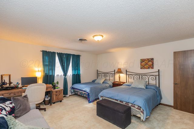 3 Sandstone Drive, Borger, TX 79007