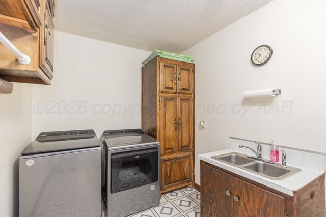 3 Sandstone Drive, Borger, TX 79007