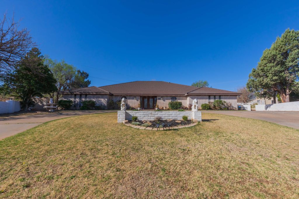 3 Sandstone Drive, Borger, TX 79007