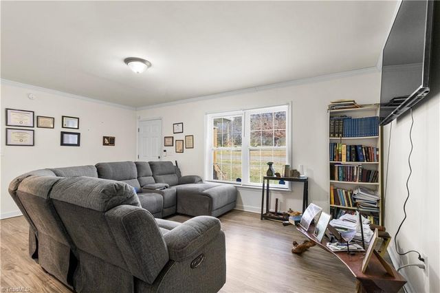 4760 Ader Drive, Winston-salem, NC 27105