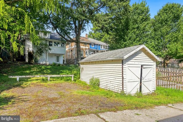 6715 2ND ST NW, Washington, DC 20012