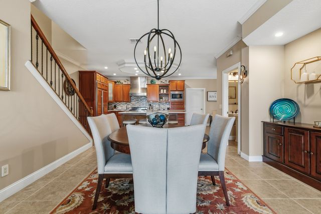 19 Villa Drive, Hampton, IL 61256
