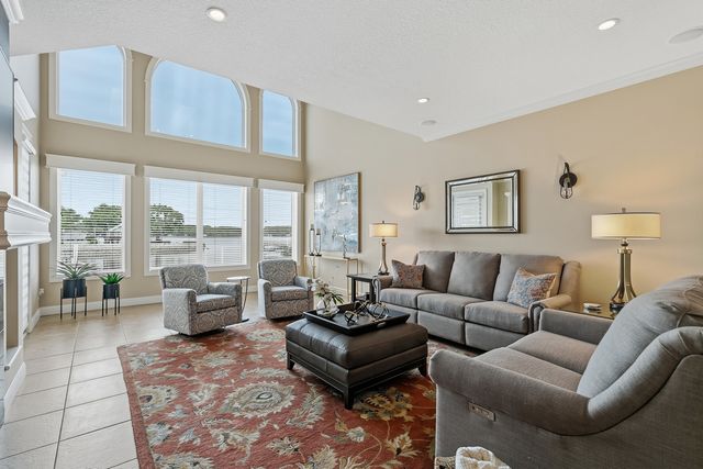 19 Villa Drive, Hampton, IL 61256
