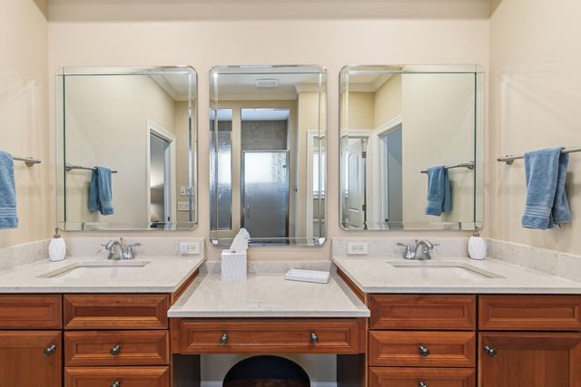19 Villa Drive, Hampton, IL 61256