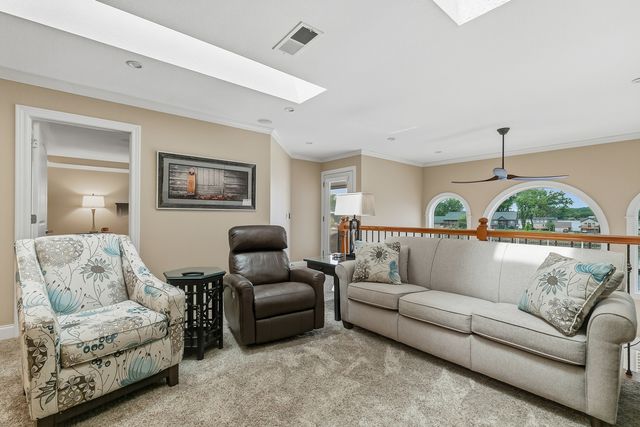 19 Villa Drive, Hampton, IL 61256