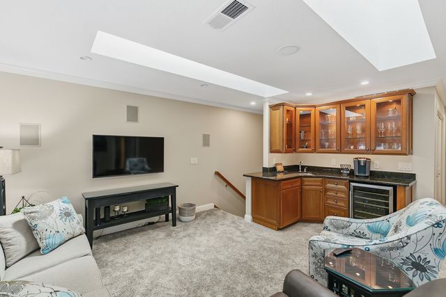 19 Villa Drive, Hampton, IL 61256