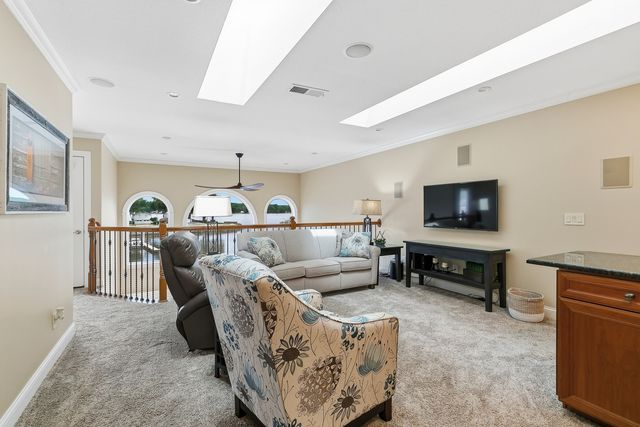 19 Villa Drive, Hampton, IL 61256