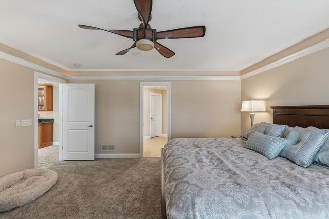 19 Villa Drive, Hampton, IL 61256