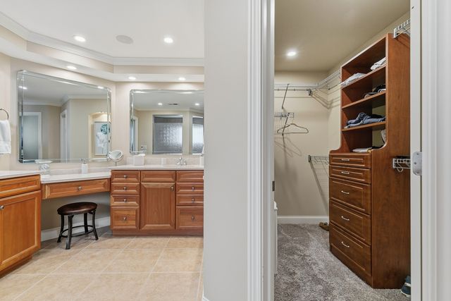 19 Villa Drive, Hampton, IL 61256