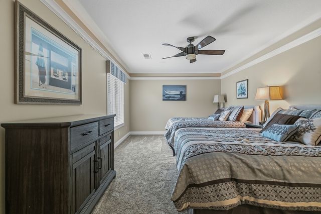 19 Villa Drive, Hampton, IL 61256