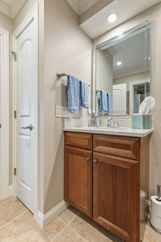 19 Villa Drive, Hampton, IL 61256