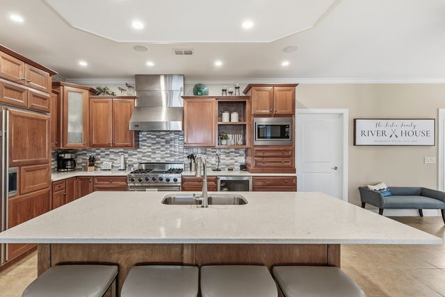 19 Villa Drive, Hampton, IL 61256
