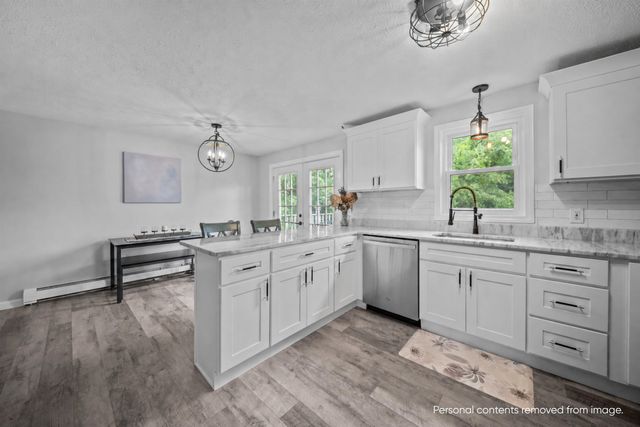 8 Cornerstone Drive, Dover, NH 03820