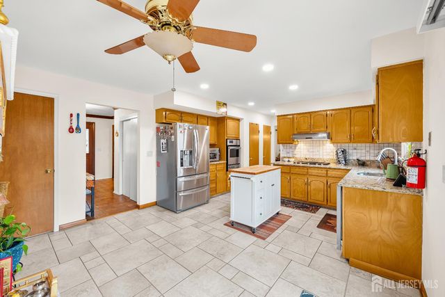 6 Stafford Road, South Brunswick, NJ 08852