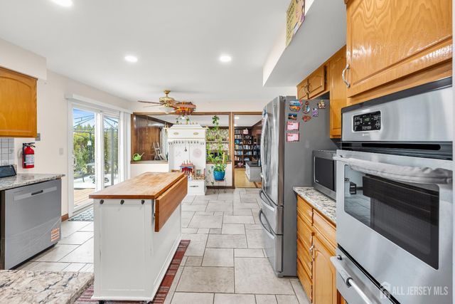 6 Stafford Road, South Brunswick, NJ 08852