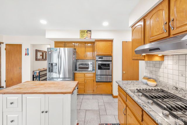 6 Stafford Road, South Brunswick, NJ 08852