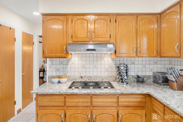 6 Stafford Road, South Brunswick, NJ 08852