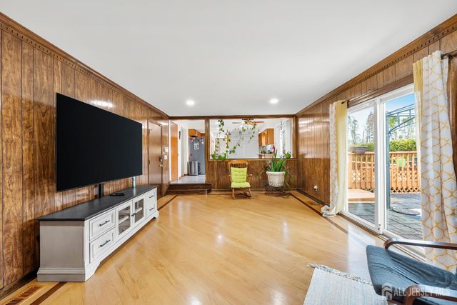 6 Stafford Road, South Brunswick, NJ 08852