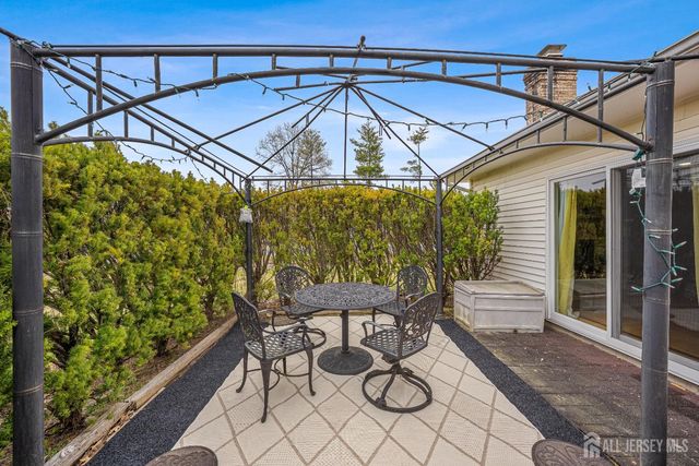 6 Stafford Road, South Brunswick, NJ 08852