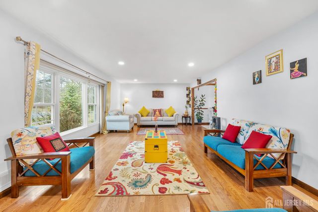 6 Stafford Road, South Brunswick, NJ 08852