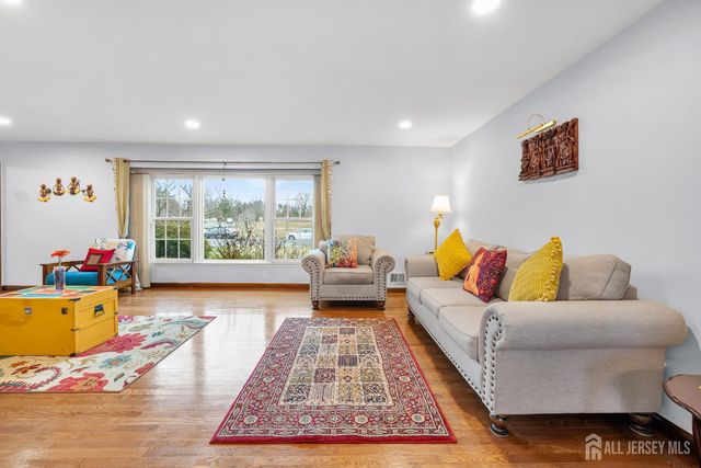 6 Stafford Road, South Brunswick, NJ 08852