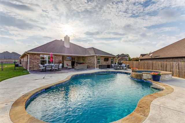 1001 Morningside Drive, Burleson, TX 76028