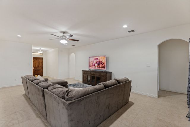1001 Morningside Drive, Burleson, TX 76028