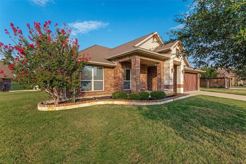 1001 Morningside Drive, Burleson, TX 76028 — photo 2