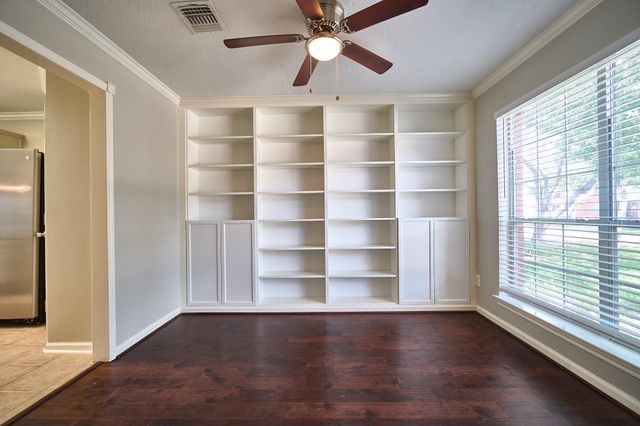 4204 Seminole Drive, Pearland, TX 77584