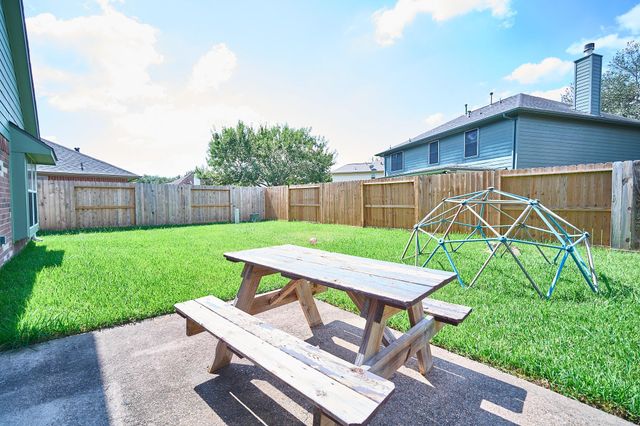 4204 Seminole Drive, Pearland, TX 77584