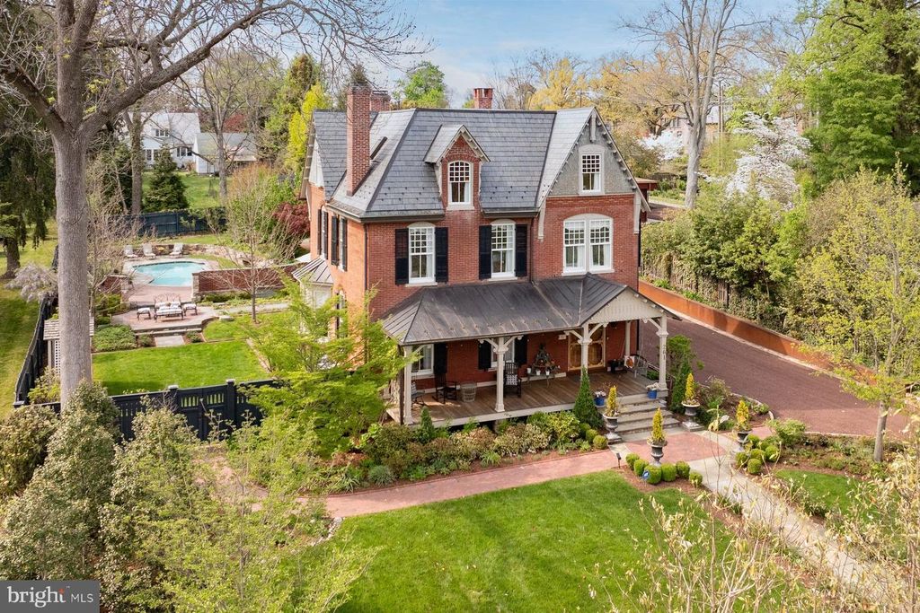 261 MAPLE AVE, DOYLESTOWN, PA 18901 — exterior