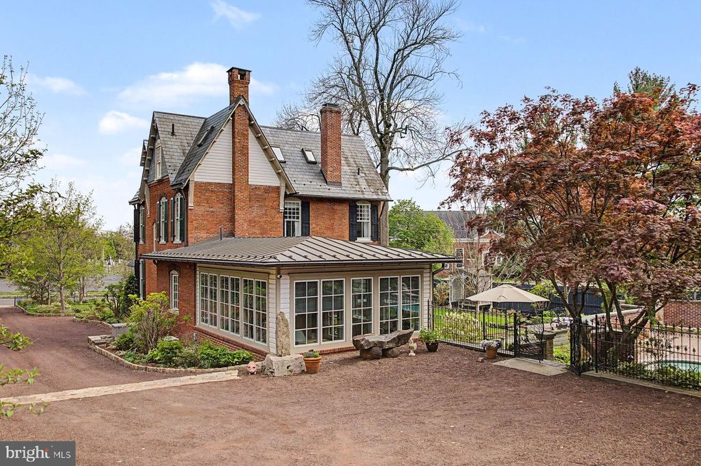 261 MAPLE AVE, DOYLESTOWN, PA 18901 — photo 5