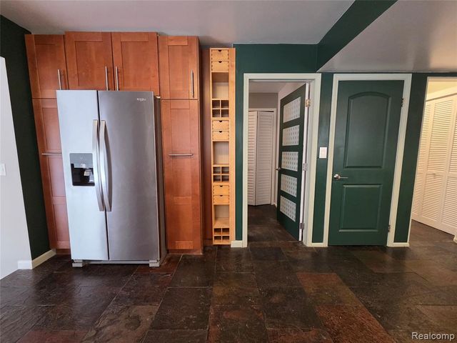 6076 Glen Eagles Drive, West Bloomfield, MI 48323