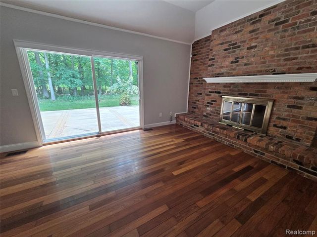6076 Glen Eagles Drive, West Bloomfield, MI 48323