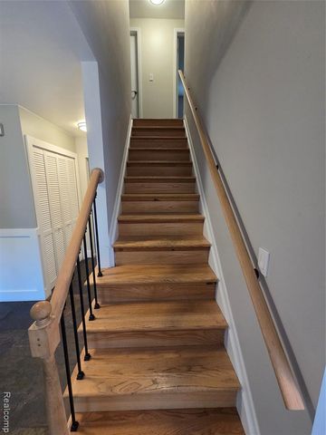 6076 Glen Eagles Drive, West Bloomfield, MI 48323