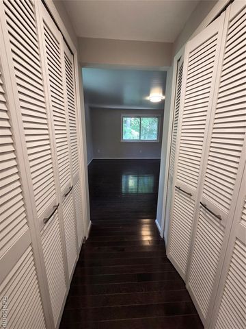 6076 Glen Eagles Drive, West Bloomfield, MI 48323