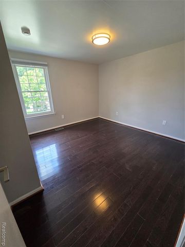 6076 Glen Eagles Drive, West Bloomfield, MI 48323