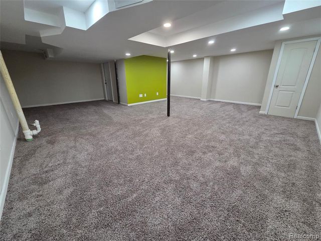 6076 Glen Eagles Drive, West Bloomfield, MI 48323