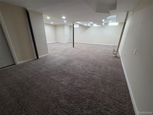 6076 Glen Eagles Drive, West Bloomfield, MI 48323