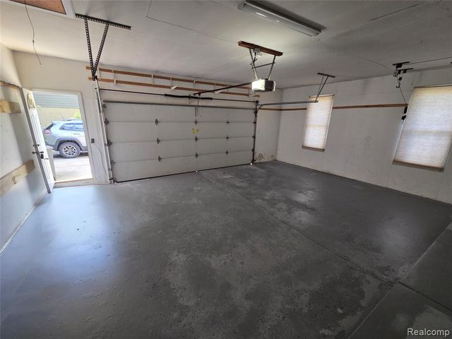 6076 Glen Eagles Drive, West Bloomfield, MI 48323