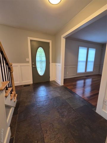 6076 Glen Eagles Drive, West Bloomfield, MI 48323