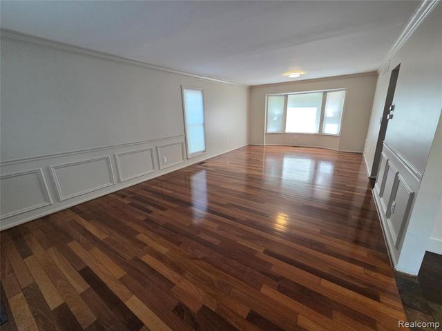 6076 Glen Eagles Drive, West Bloomfield, MI 48323