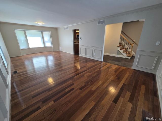6076 Glen Eagles Drive, West Bloomfield, MI 48323