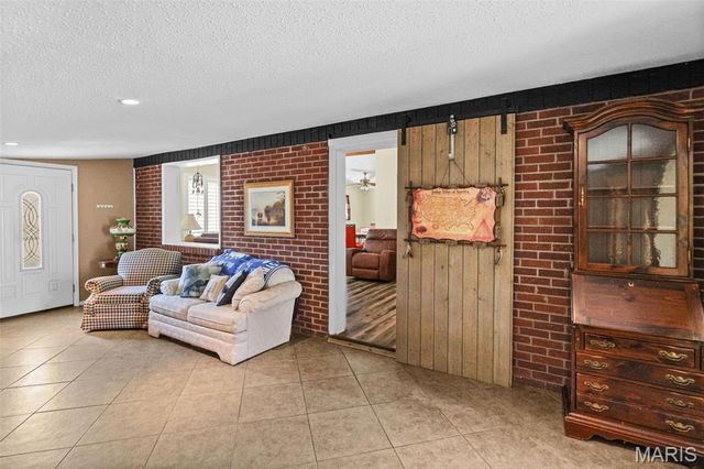 803 Amherst Drive, East Alton, IL 62024