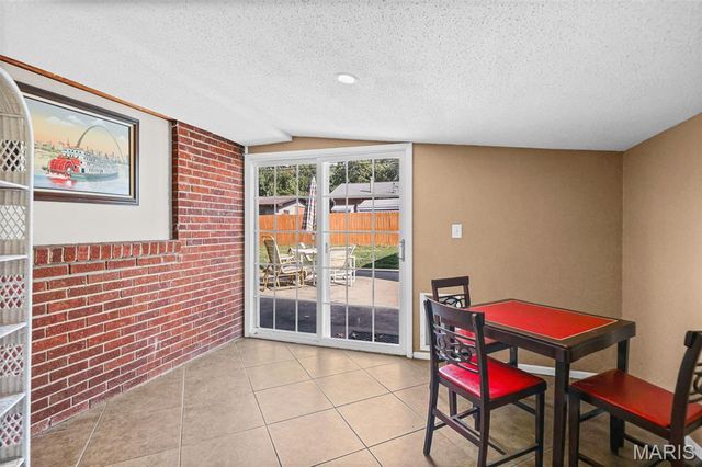 803 Amherst Drive, East Alton, IL 62024