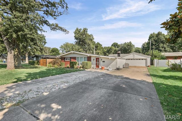 803 Amherst Drive, East Alton, IL 62024