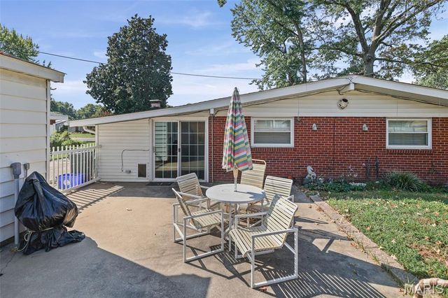 803 Amherst Drive, East Alton, IL 62024