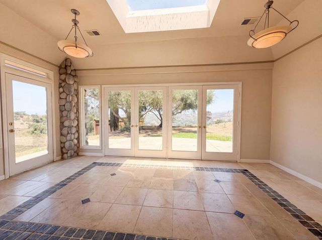 30181 Via Maria Elena, Bonsall, CA 92003