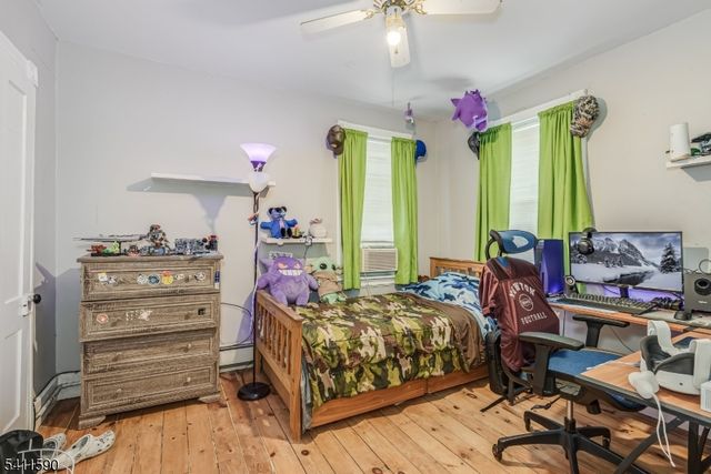 36 Pine St, Newton Town, NJ 07860