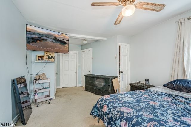 36 Pine St, Newton Town, NJ 07860